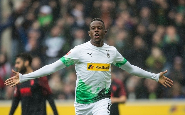 Man Utd leading Zakaria transfer race - Bóng Đá