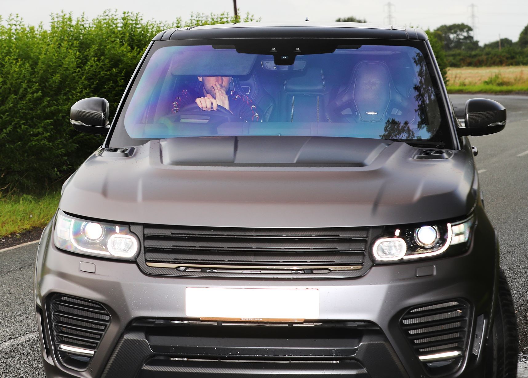 Alexis Sanchez arrives for Manchester United training as Inter Milan make transfer enquiry - Bóng Đá