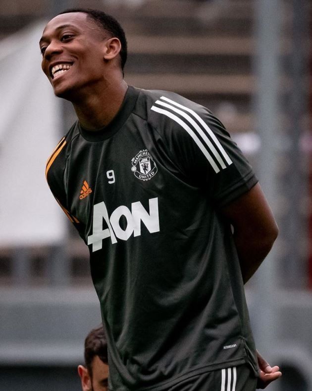 Ảnh tập Man Utd trận Sevilla - Bóng Đá