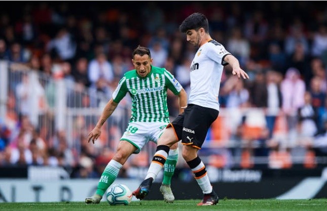 Valencia put £36m price tag on Arsenal target Carlos Soler as LaLiga side battle to keep their star players - Bóng Đá