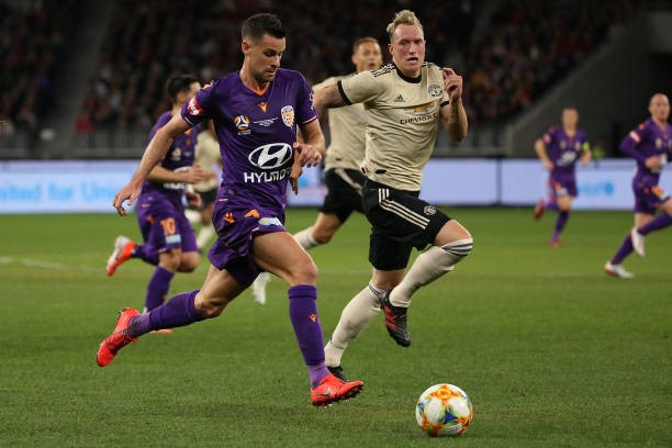 Chỉ đá giao hữu, Man Utd vẫn hút hàng vạn người đến sân xem mình thi đấu - Bóng Đá