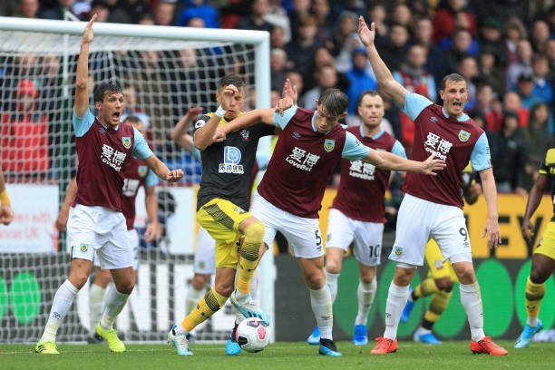 Được VAR giúp đỡ tận tình, Southampton vẫn thua tan nát - Bóng Đá