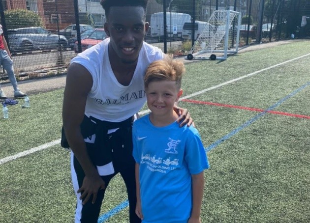 Chelsea’s Hudson-Odoi plays Sunday league game to raise awareness of knife-crime just 12 hours after Bayern match - Bóng Đá
