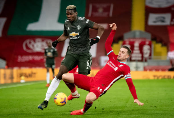 Pogba quỳ gối, không tin vào mắt mình khi bỏ lỡ cơ hội mười mươi - Bóng Đá