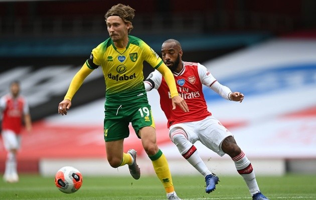 Aubameyang lập cú đúp, Arsenal hủy diệt 