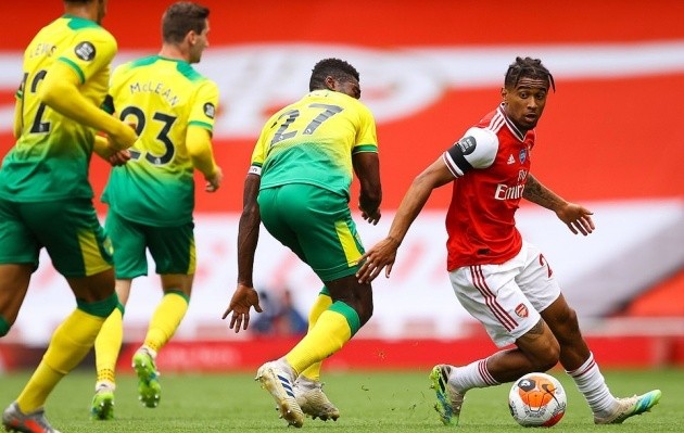 Aubameyang lập cú đúp, Arsenal hủy diệt 