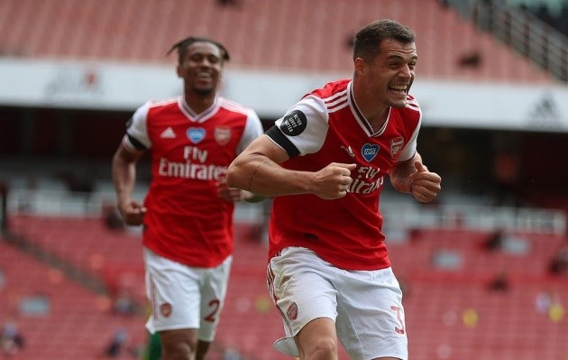 Aubameyang lập cú đúp, Arsenal hủy diệt 