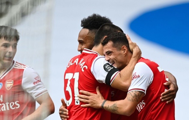 Aubameyang lập cú đúp, Arsenal hủy diệt 