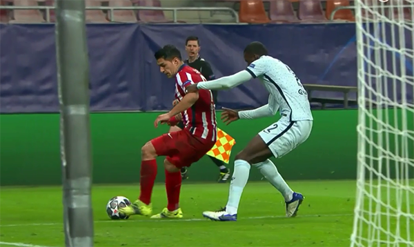 Bị Suarez 