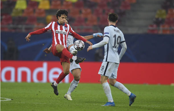Bị Suarez 