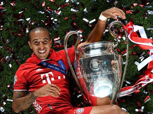 The only 8 players to have won the Champions League with two different teams in the 21st century - Bóng Đá