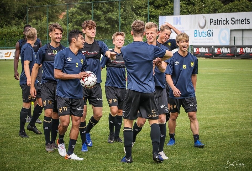 Sint-Truiden mua thêm tiền đạo Nhật Bản, Công Phượng có nên lo lắng? - Bóng Đá