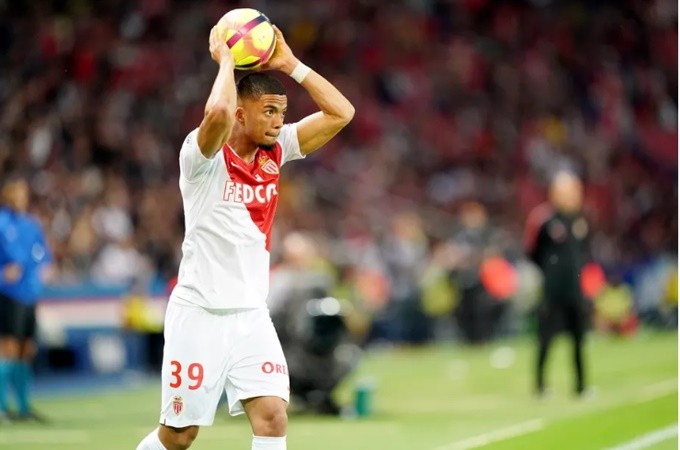 Bayern Munich are interested in Benjamin Henrichs - Bóng Đá