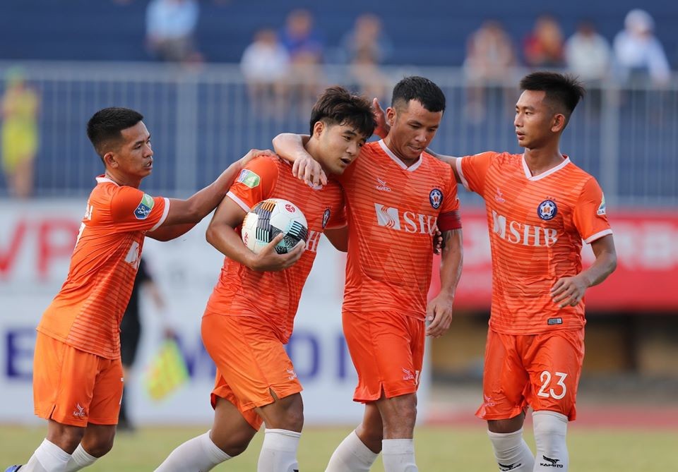 Phá lưới Huế, Hà Đức Chinh vẫn khiến HLV Huỳnh Đức 