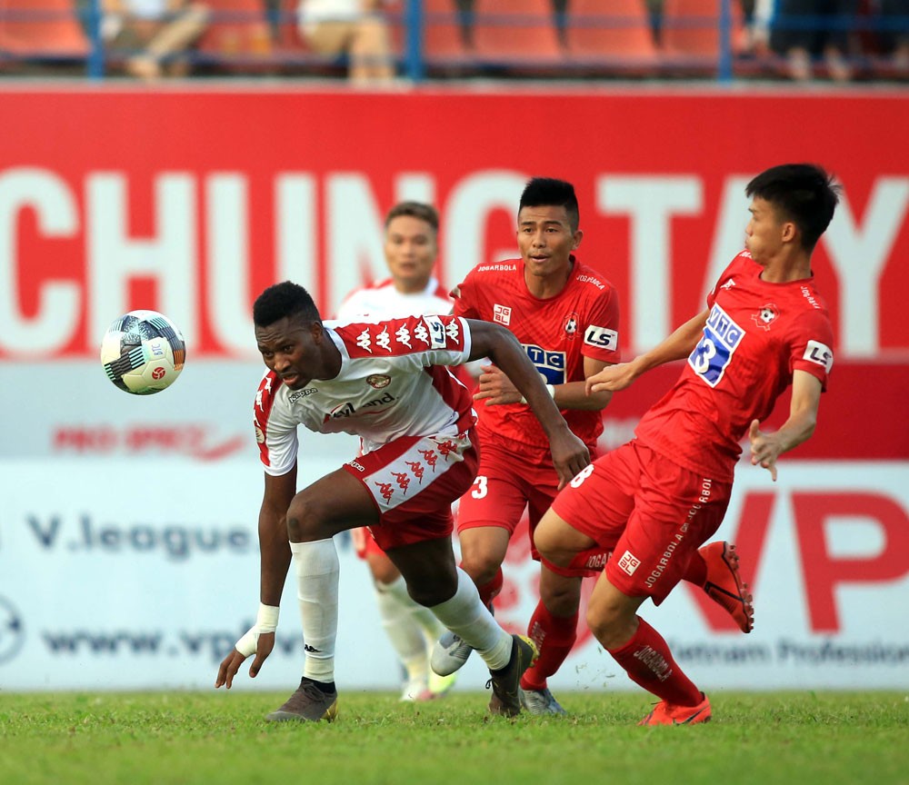 HLV CLB TP.HCM: Chúng tôi tịt ngòi không phải vì vắng Công Phượng - Bóng Đá