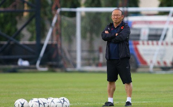 Quên Thái Lan đi, đây mới là đội tuyển 'áp sát' thầy trò HLV Park Hang-seo nhất - Bóng Đá