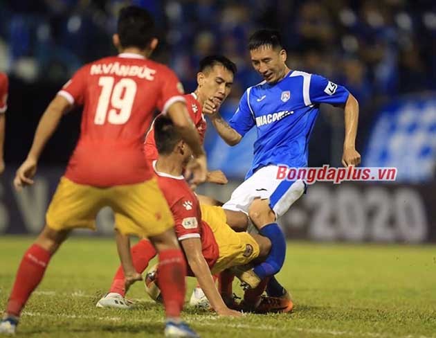HLV Phạm Minh Đức: 'Hải Huy bị gãy chân là do... 