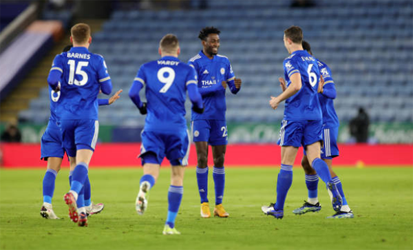 Vardy đã việt vị hay chưa trong bàn thắng thứ 2 của Leicester vào lưới Chelsea? - Bóng Đá