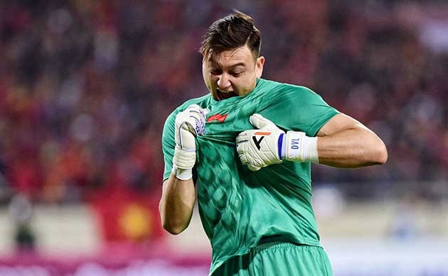 Văn Lâm khó dự AFF Cup, thầy Park sẽ chọn ai trấn giữ khung gỗ ĐT Việt Nam? - Bóng Đá