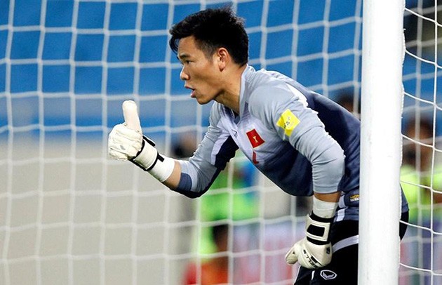 Văn Lâm khó dự AFF Cup, thầy Park sẽ chọn ai trấn giữ khung gỗ ĐT Việt Nam? - Bóng Đá