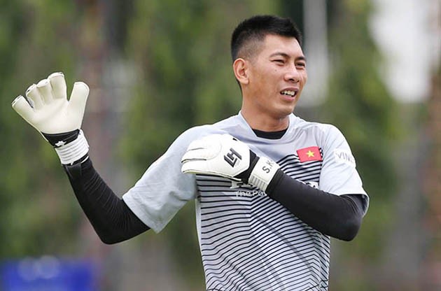 Văn Lâm khó dự AFF Cup, thầy Park sẽ chọn ai trấn giữ khung gỗ ĐT Việt Nam? - Bóng Đá