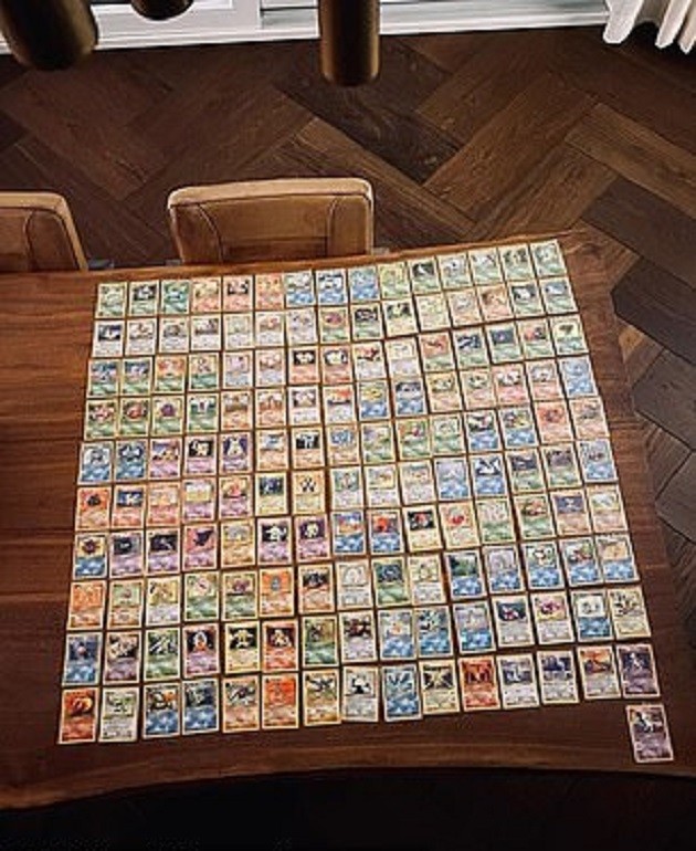 Gotta catch 'em all! Germany World Cup winner Christoph Kramer proudly displays to fans his massive collection of the original 151 Pokemon cards - Bóng Đá