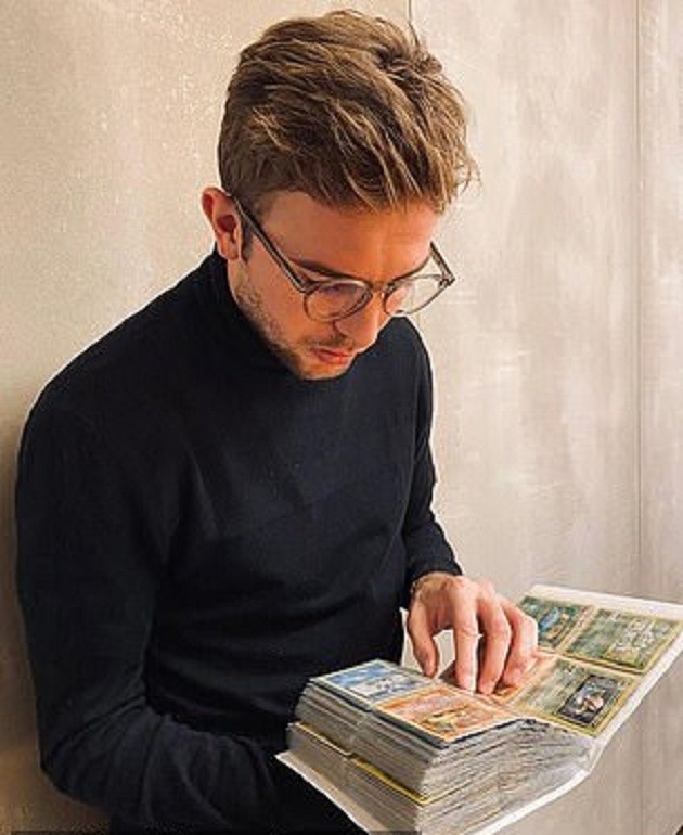 Gotta catch 'em all! Germany World Cup winner Christoph Kramer proudly displays to fans his massive collection of the original 151 Pokemon cards - Bóng Đá