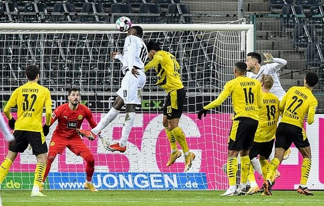 Dortmund dazed and confused after Gladbach’s knockout blow - Bóng Đá