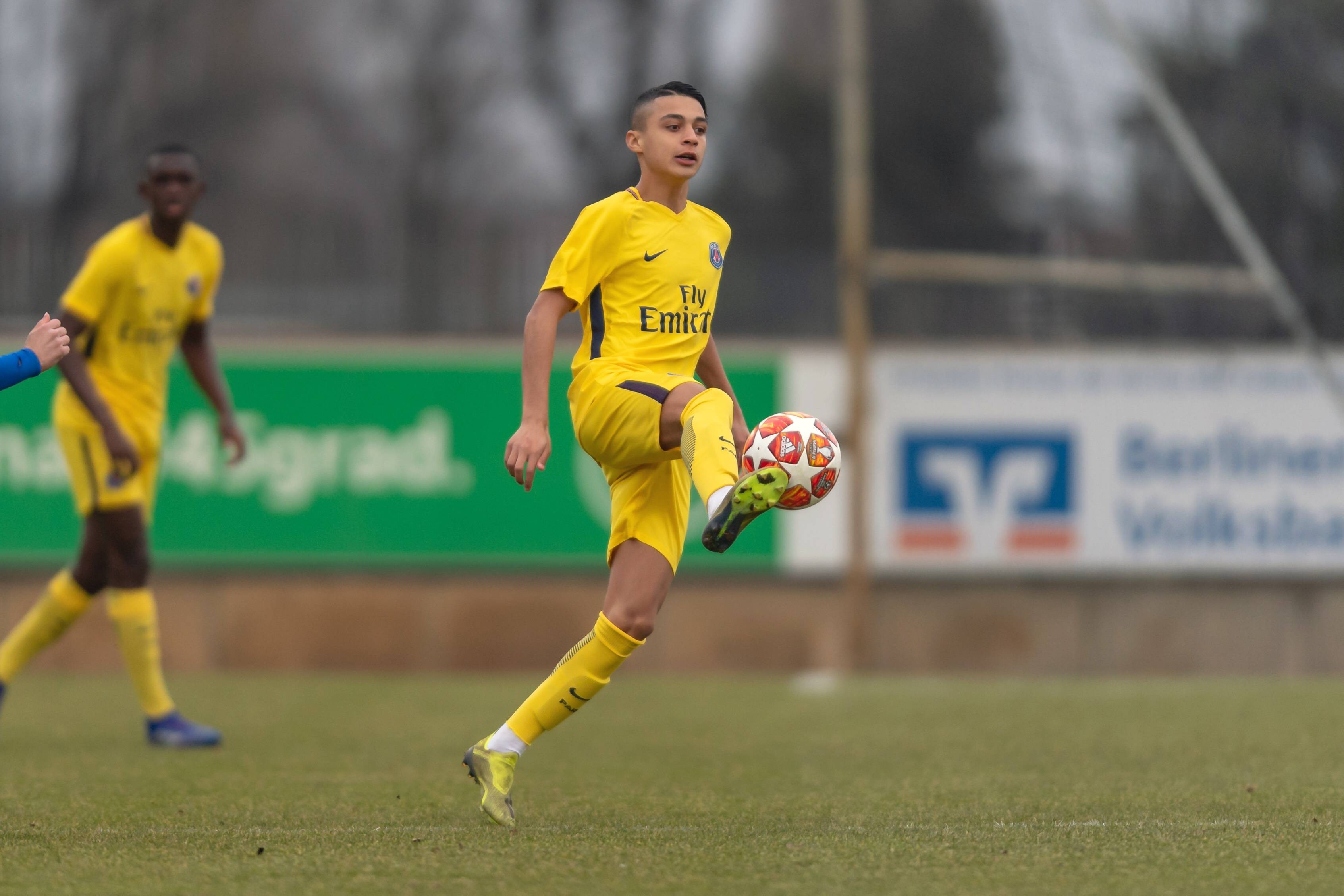 Chelsea and arsenal boosted in ruiz-atil transfer  - Bóng Đá