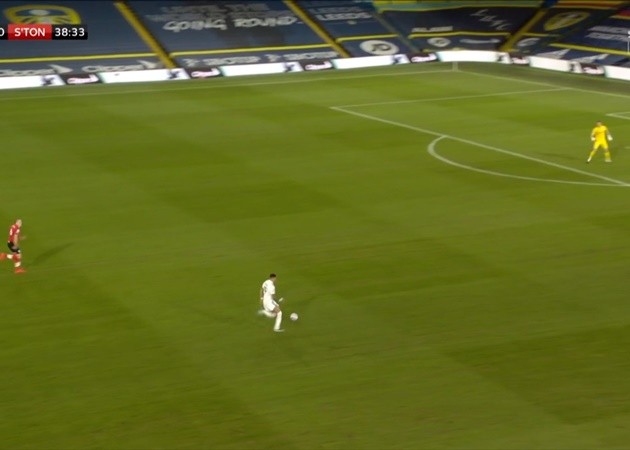 Cựu sao Chelsea hóa 'siêu nhân', cú tắc bóng của năm đã xuất hiện? - Bóng Đá