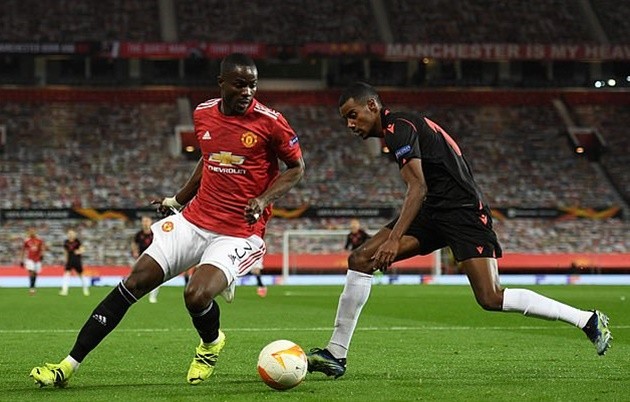 Manchester United 'are in talks with Eric Bailly over new long-term deal at Old Trafford' - Bóng Đá
