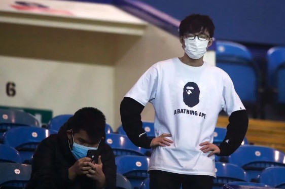 Corona bắt đầu ám ảnh bóng đá Anh thế nào? - Bóng Đá