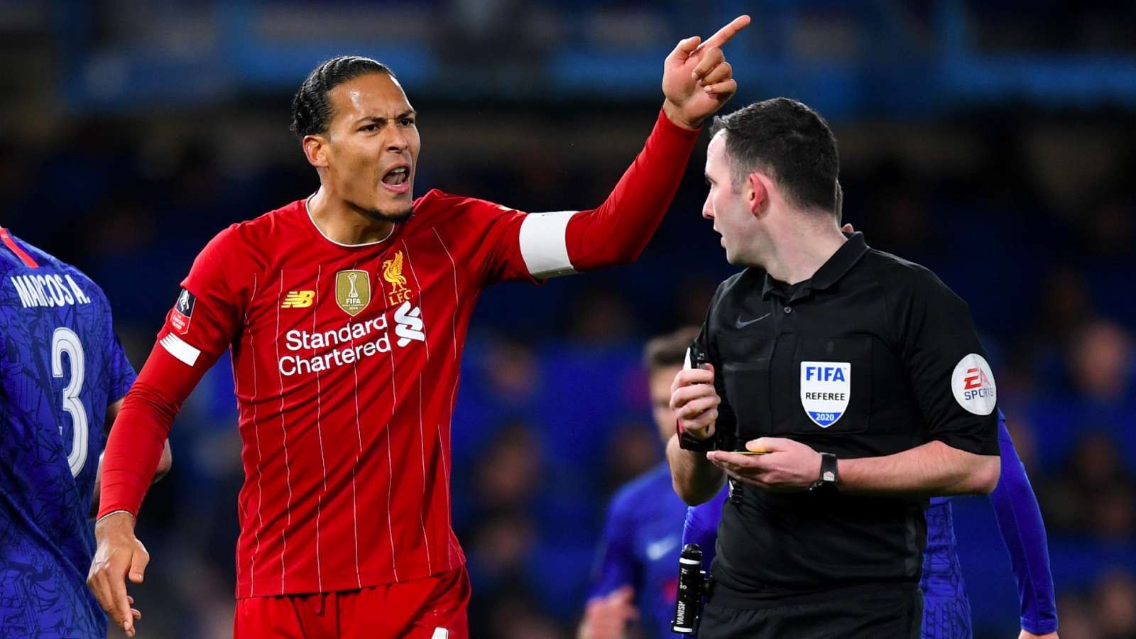 Liverpool mất cú ăn 3, Van Dijk 