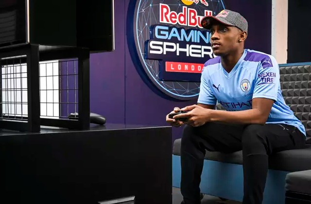 Game thủ FIFA chuyên nghiệp, không chỉ là ngồi bấm - Bóng Đá