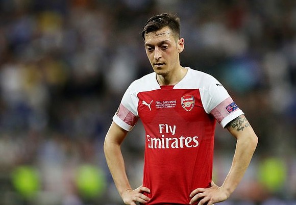 Ozil đang khiến Asenal không thể mua tân binh - Bóng Đá