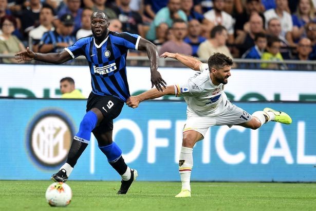 Bị Lukaku phản đòn, Neville hồi đáp - Bóng Đá