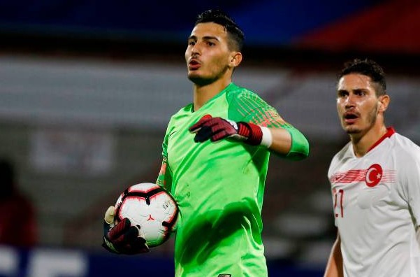 Man Utd đòi Inter phải bổ sung điều khoản trong vụ Sanchez - Bóng Đá