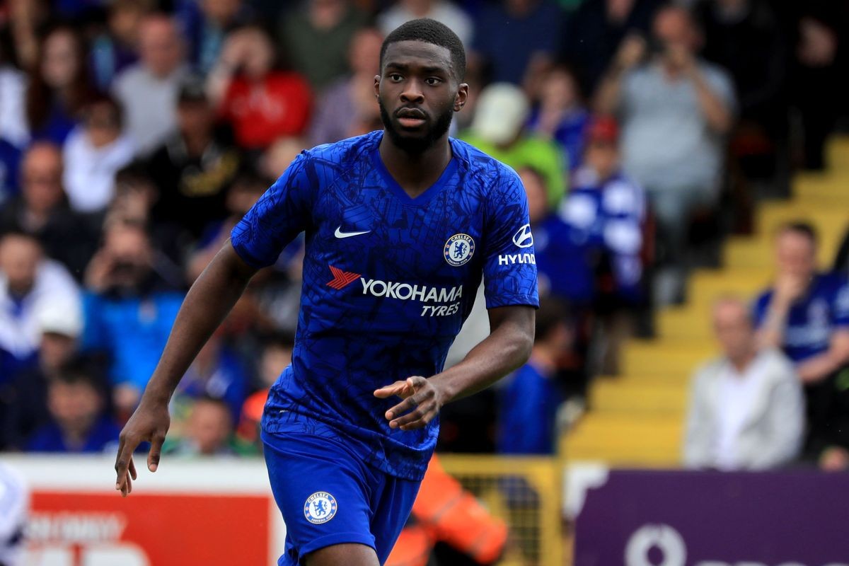 Khủng hoảng hàng thủ, Chelsea tính 