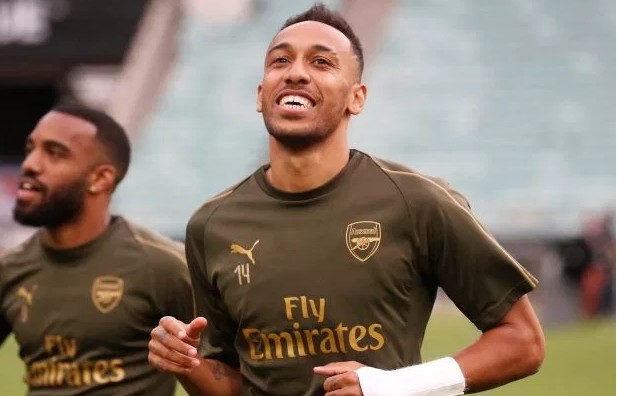 Claudio Bravo - Từ kẻ bị đào thải đến người giữ cúp cho Man City - Bóng Đá