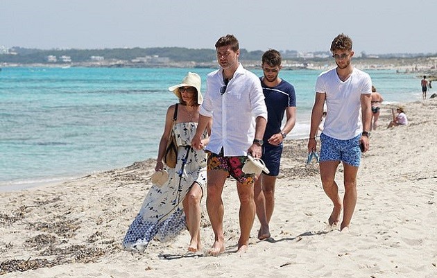 Không bóng đá, Pochettino trở về làm 