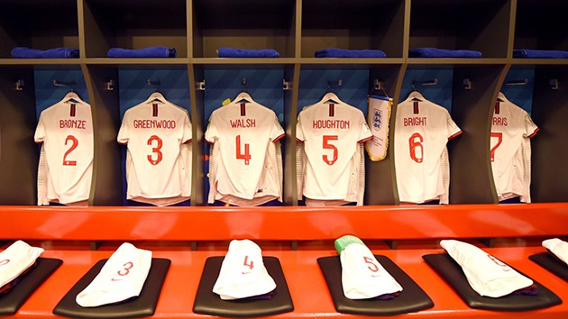 ẢNH: NỮ ANH - NỮ CAMEROON - Bóng Đá