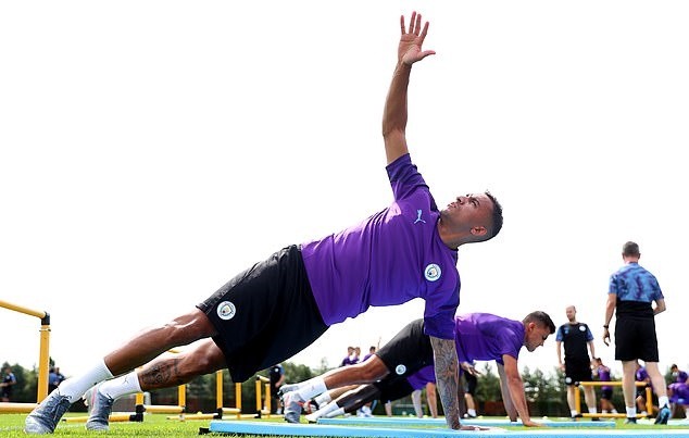 Man City hội quân (Daily Mail) - Bóng Đá