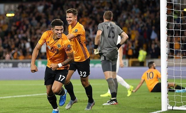 ‘Sign them both’ – These Manchester United fans excited by ‘Agent’ Maguire’s social media post - Bóng Đá