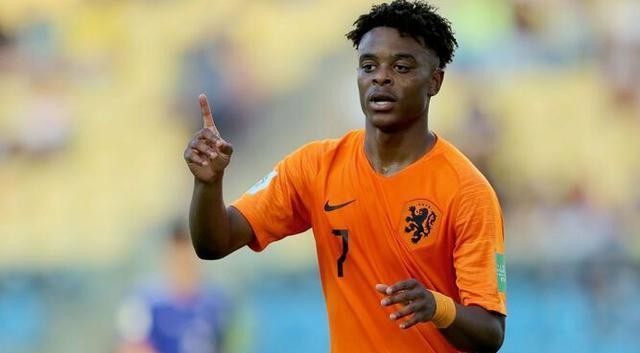 Sontje Hansen: Ajax's Golden Boot-winning teen star on Man City's radar - Bóng Đá