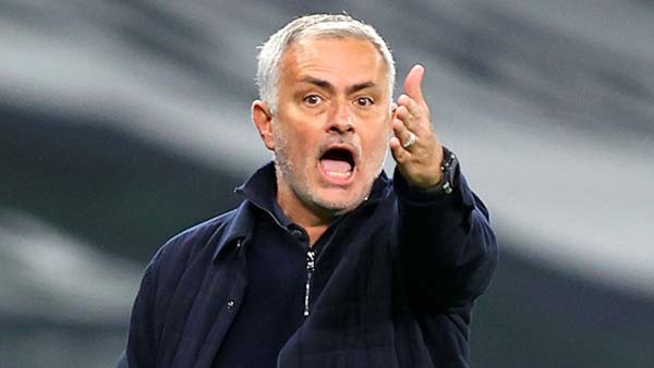 Thua sốc Brighton, Mourinho hé lộ thái độ của các cầu thủ Tottenham - Bóng Đá