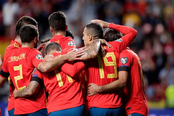 Hàng công thăng hoa, Tây Ban Nha nối dài chuỗi trận toàn thắng - Bóng Đá