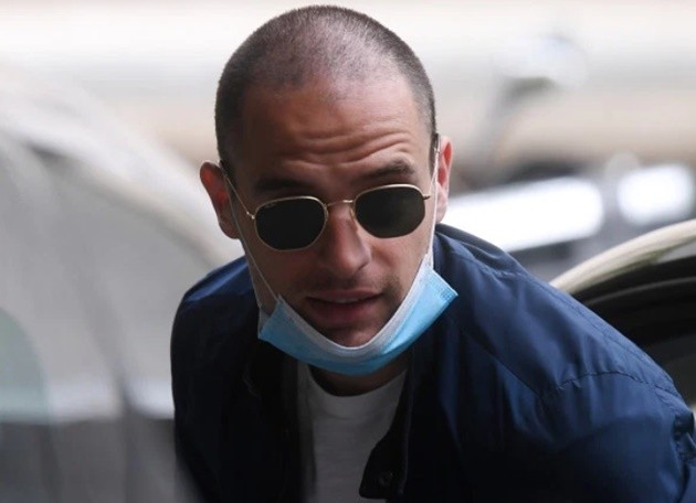 Aaron Ramsey arrives for Juventus training as stars are tested for coronavirus in car park ahead of Serie A return - Bóng Đá