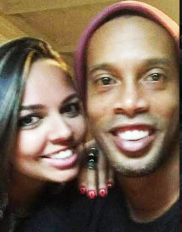 Ronaldinho đã ăn chơi trác táng ra sao? - Bóng Đá