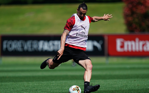 Ảnh AC Milan - Ibrahimovic tập ngày 21.5 - Bóng Đá