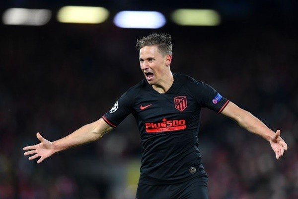 ‘Never want to see him in our shirt again’ – These Manchester United fans blast star’s ‘shocking’ performance vs Wolves - Bóng Đá